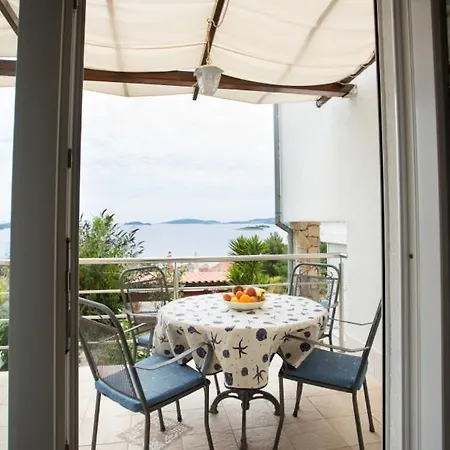 Apartment In With Sea View, Terrace, Air Conditioning, Wifi 114-1 Orebic