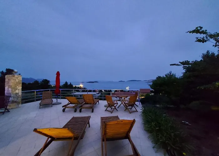 In With Sea View, Terrace, Air Conditioning, Wifi 114-1 Orebić